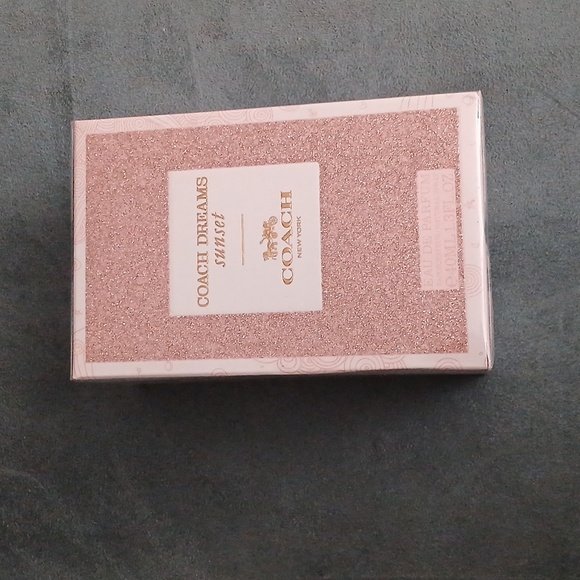 Coach Dreams Sunset EDP 40ml -  Authentic And Sealed (WOMEN) - Picture 2 of 3